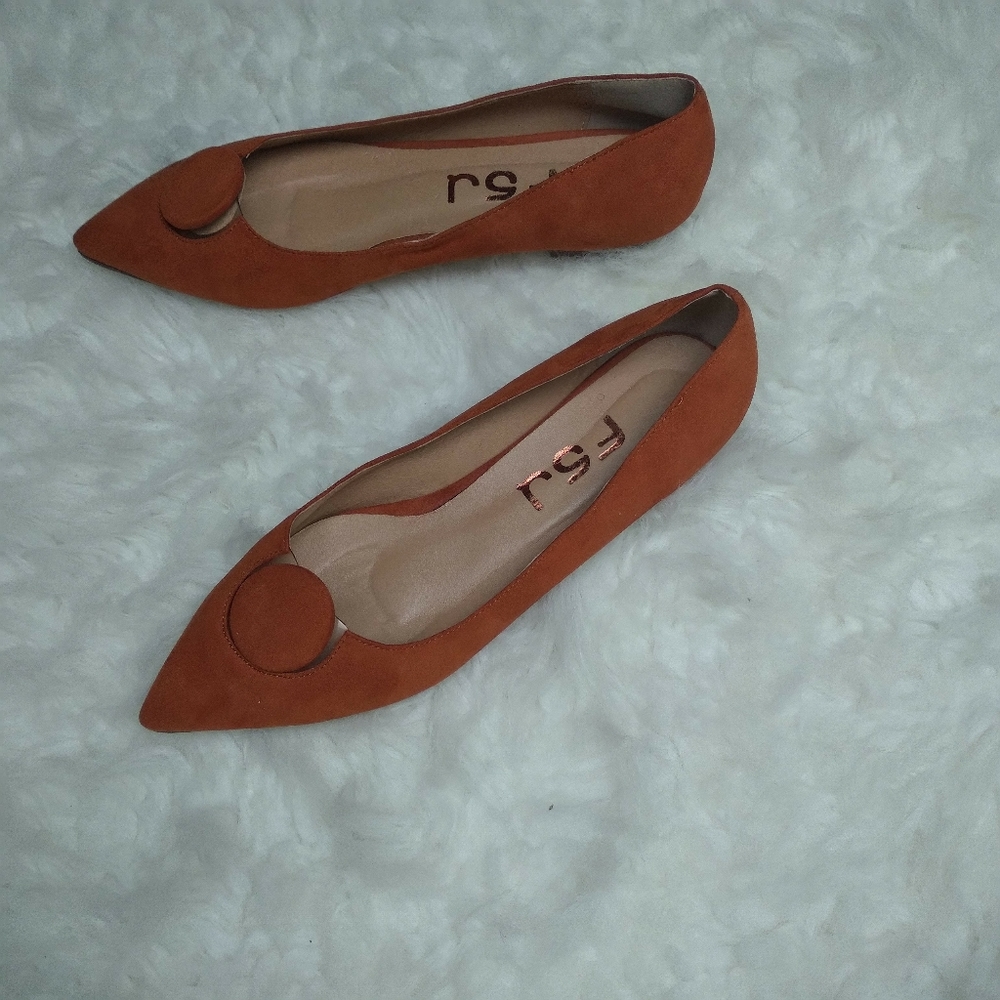 F5J flat pointed toe suede flats button on toe autumn orange size 7